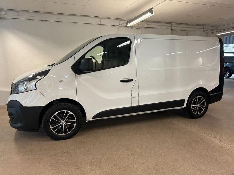 Vit Begagnad 2018 Renault Trafic Van | 135 000 kr (Superpris) - Bild 1/4