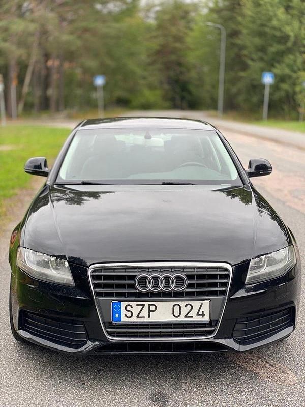Svart Begagnad 2009 Audi A4 Sedan | 80 000 kr (Marknadspris) - Bild 1/4
