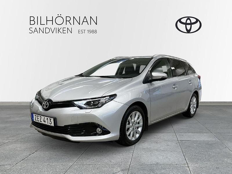 Silver Begagnad 2018 Toyota Auris Touring Sports Comfort Kombi | 199 900 kr (Lite dyr) - Bild 1/3