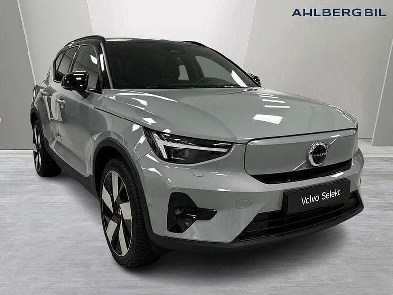 Grå Begagnad 2024 Volvo XC40 Ultimate SUV | 469 500 kr (Marknadspris) - Bild 1/3