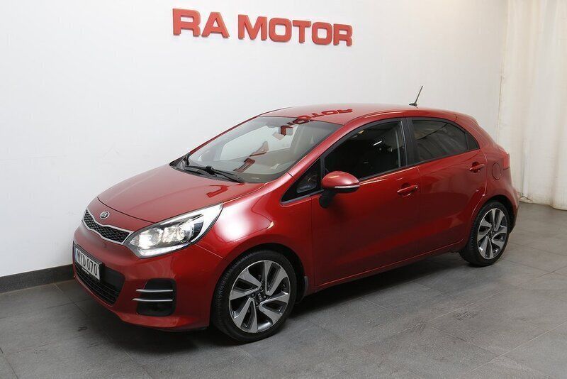 Röd Begagnad 2016 Kia Rio Halvkombi | 89 800 kr (Marknadspris) - Bild 1/3