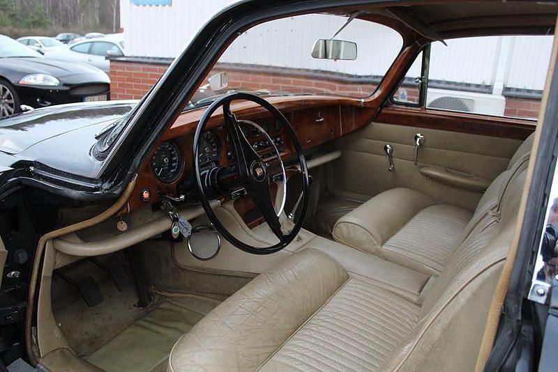 Begagnad Jaguar MK X 269 HK (197 kW) 1965 Svart Sedan