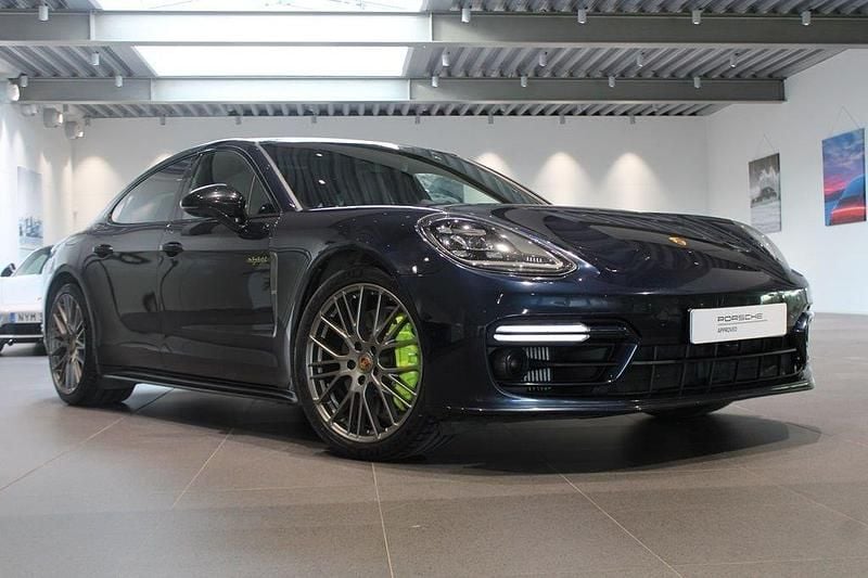 Mörkblå Begagnad 2022 Porsche Panamera 4 Platinum Edition Sedan | 795 000 kr (Superpris) - Bild 1/4