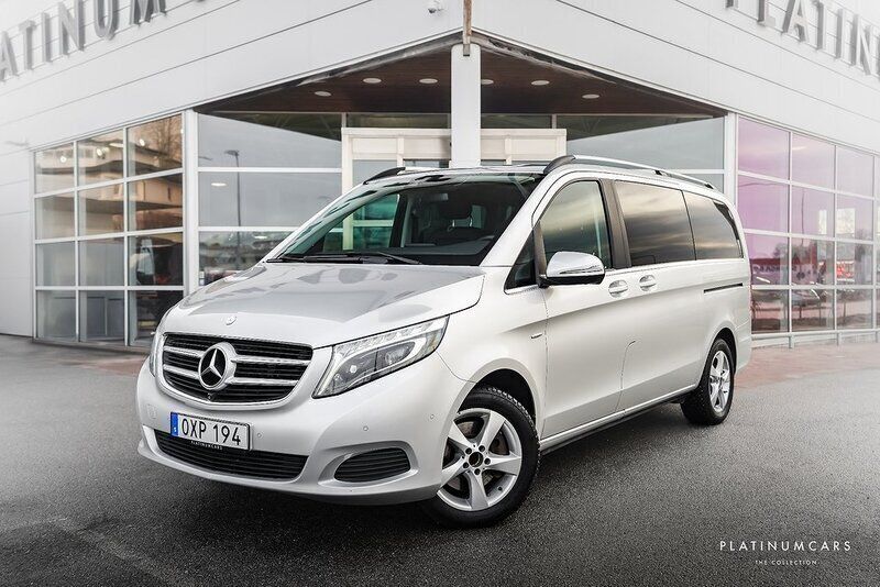 Silver (briljantsilver metallic) Begagnad 2017 Mercedes V250 Avantgarde Minibuss | 439 000 kr (Bra pris) - Bild 1/4