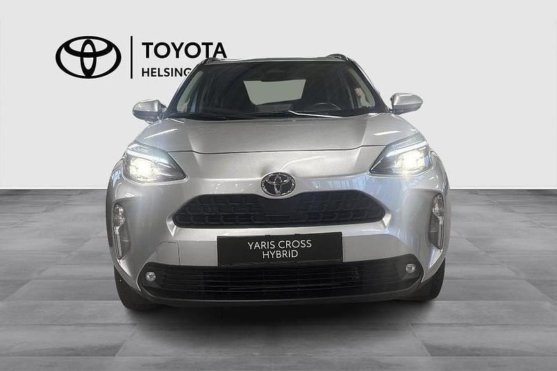 Begagnad Toyota Yaris Hybrid Active 117 HK (86 kW) 2024 Silver