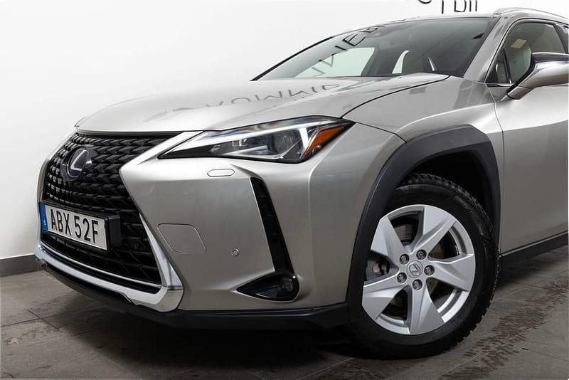 Begagnad Lexus UX 250h 186 HK (136 kW) 2021 Grå SUV