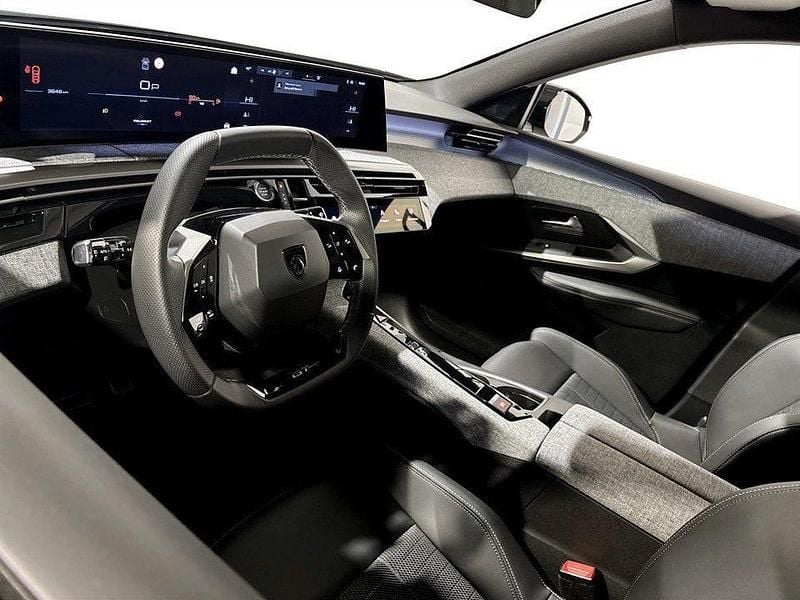 Begagnad Peugeot 5008 GT 146 HK (107 kW) 2025 Svart SUV