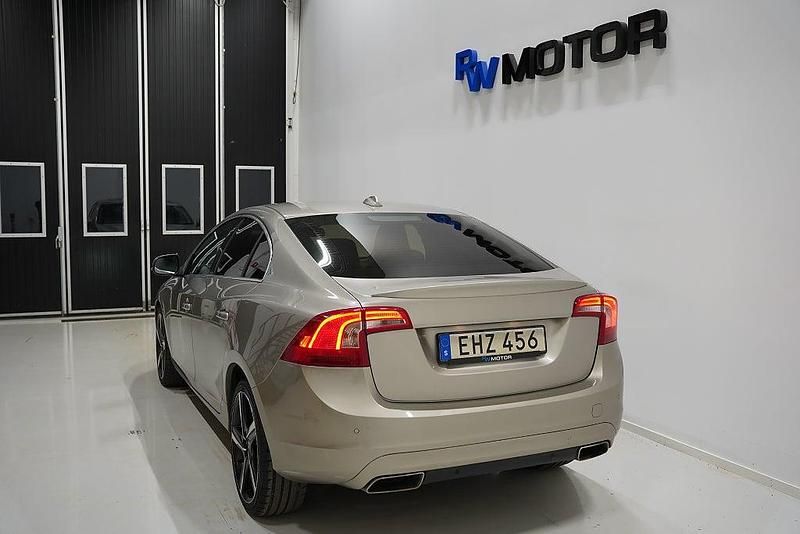 Begagnad Volvo S60 181 HK (133 kW) 2014 Ljusbrun (brun) Sedan