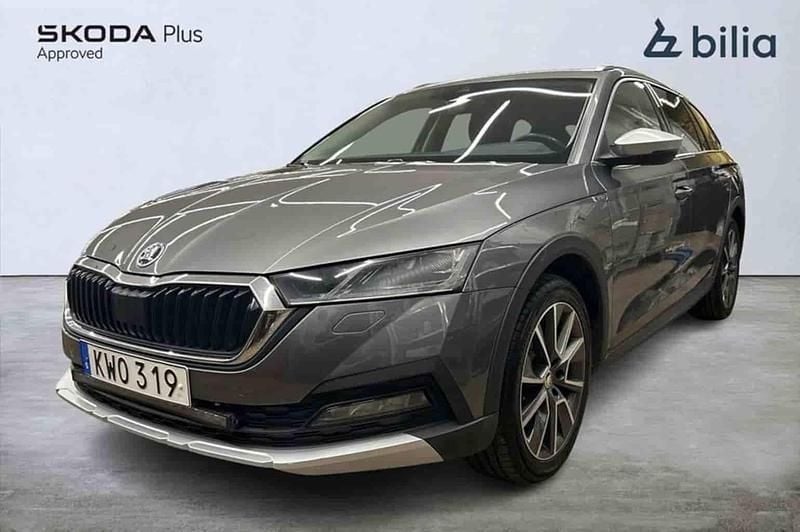 Begagnad Skoda Octavia Scout 2023 Grå Kombi