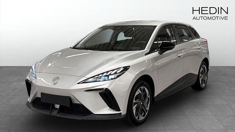 Begagnad MG MG4 EV 125 kW (170 HK) 2024 Silver Halvkombi