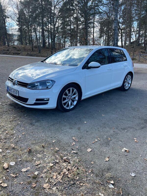 Vit Begagnad 2014 VW Golf VII GT Halvkombi | 102 000 kr (Marknadspris) - Bild 1/4