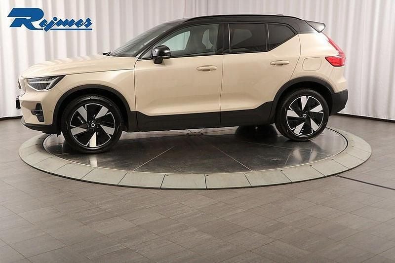 Begagnad Volvo EX40 Ultra 188 kW (256 HK) 2024 Ljusbrun SUV