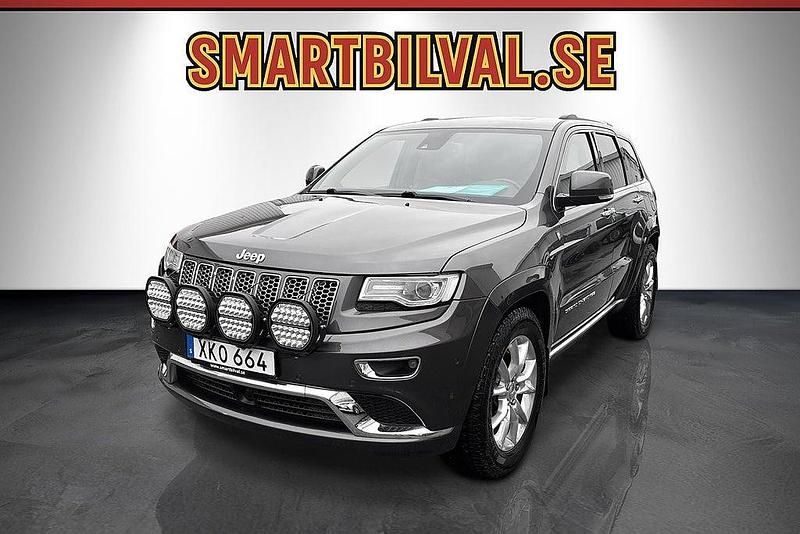 Grå Begagnad 2015 Jeep Grand Cherokee Summit SUV | 199 900 kr (Bra pris) - Bild 1/4