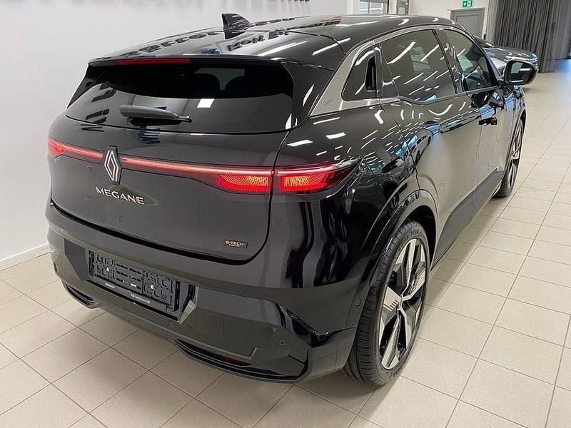 Begagnad Renault Mégane IV Techno 161 kW (220 HK) 2024 Svart Halvkombi