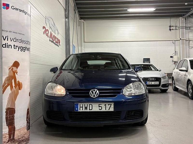 Begagnad VW Golf VI Trendline 102 HK (75 kW) 2008 Mörkblå Halvkombi