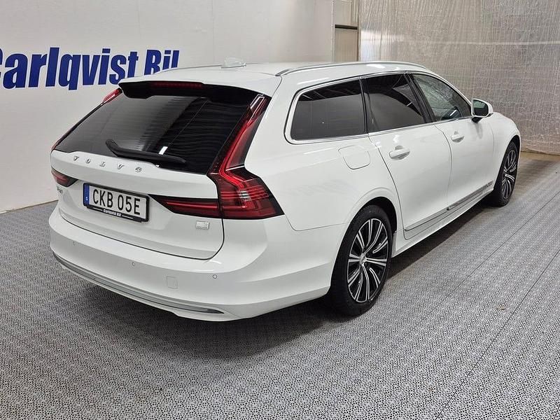 Begagnad Volvo V90 Inscription 253 HK (186 kW) 2022 Vit Kombi
