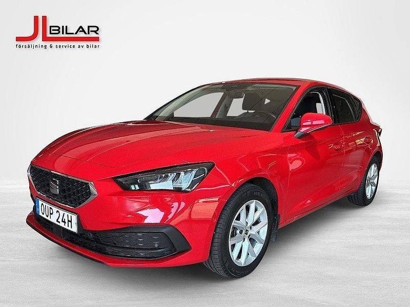Röd Begagnad 2022 Seat Leon Style Halvkombi | 172 900 kr (Bra pris) - Bild 1/4