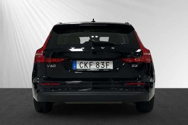 Begagnad Volvo V60 163 HK (119 kW) 2023 Kombi