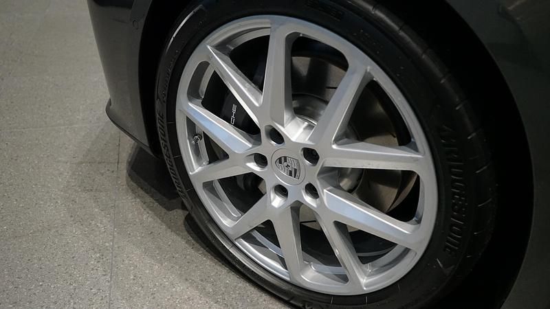 Ny Porsche Panamera 4 2026 Grön Sedan