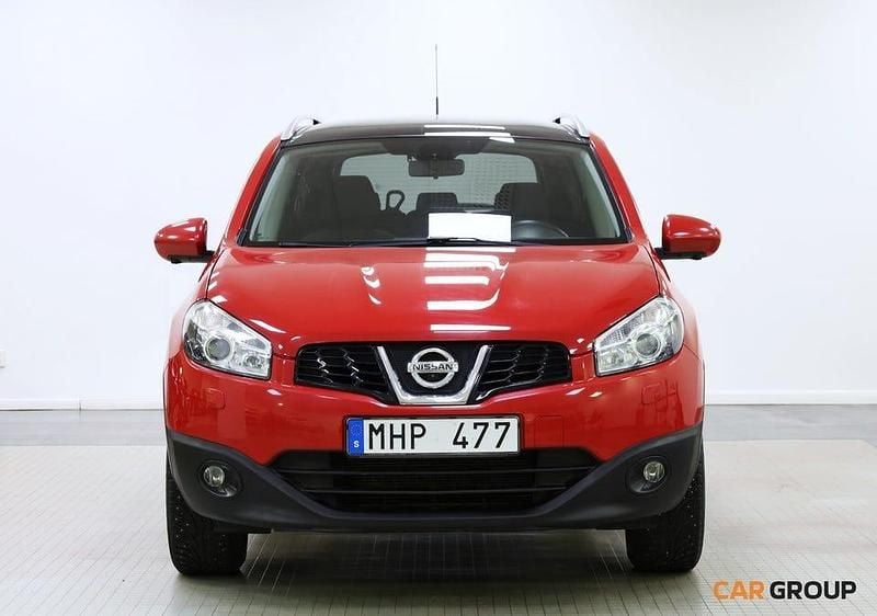 Röd Begagnad 2012 Nissan Qashqai +2 360º SUV | 79 900 kr (Bra pris) - Bild 1/4