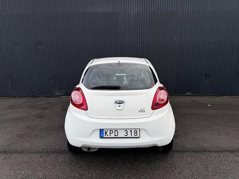 Begagnad Ford Ka Titanium 69 HK (50 kW) 2010 Vit Halvkombi