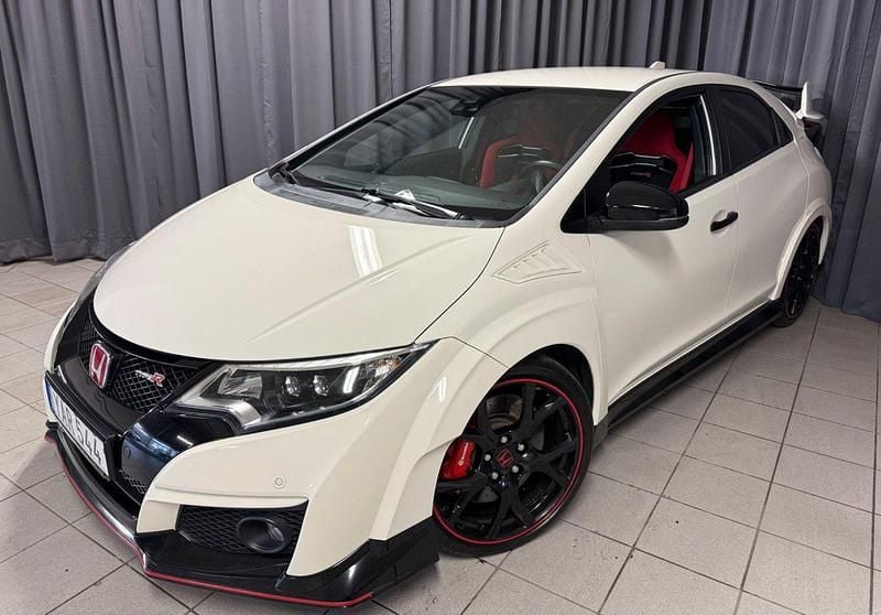 Vit Begagnad 2015 Honda Civic Type R Halvkombi | 289 900 kr - Bild 1/4