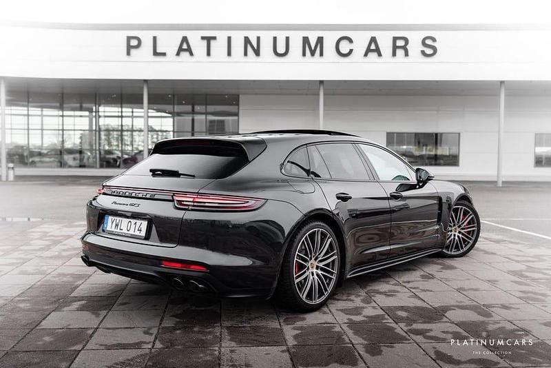 Begagnad Porsche Panamera GTS Sport Turismo 460 HK (338 kW) 2019 Volcano grå Sedan
