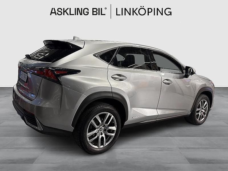 Begagnad Lexus NX300h Executive Line 197 HK (144 kW) 2021 Ljusgrå SUV