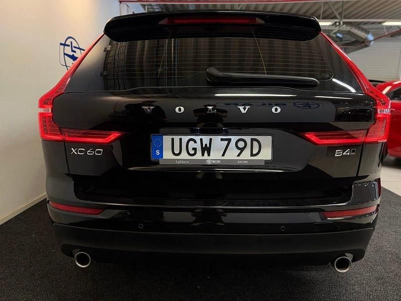 Begagnad Volvo XC60 Momentum 197 HK (144 kW) 2019 Svart SUV