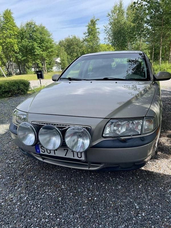 Brun Begagnad 2001 Volvo S80 Sedan | 19 500 kr (Marknadspris) - Bild 1/4
