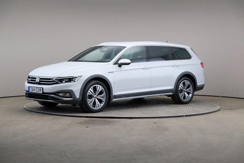 Vit Begagnad 2022 VW Passat Alltrack Kombi | 305 000 kr (Bra pris) - Bild 1/4