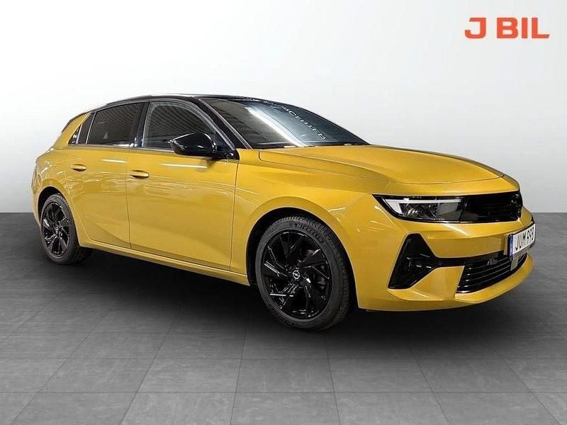 Begagnad Opel Astra 131 HK (96 kW) 2023 Gul Halvkombi