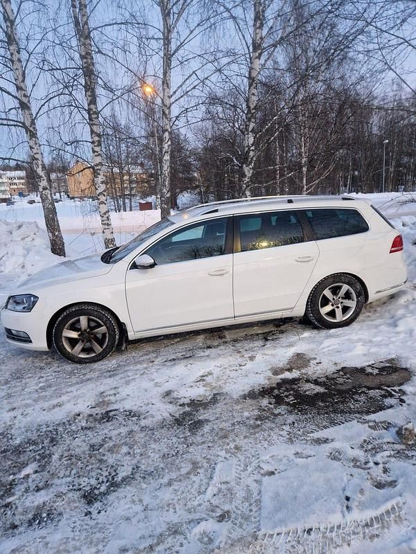 Begagnad VW Passat 150 HK (110 kW) 2011 Vit Kombi