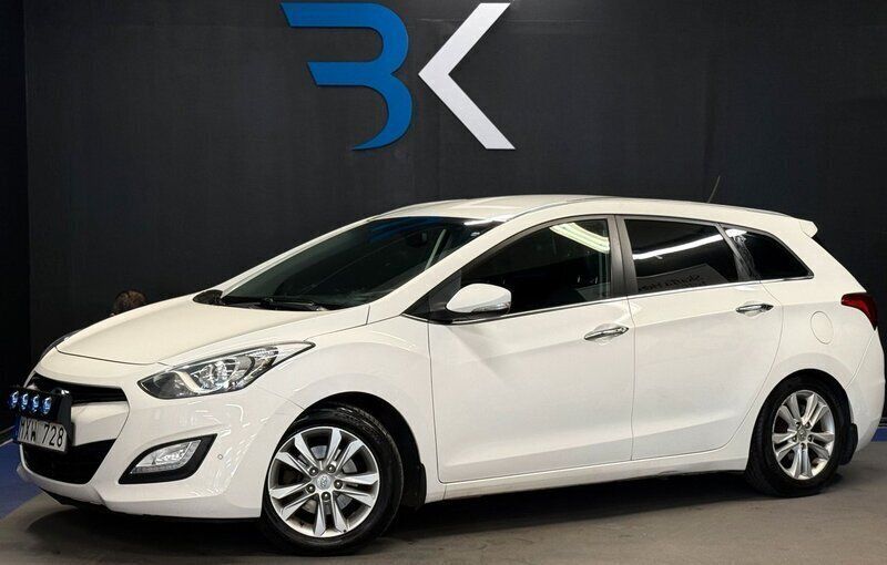 Begagnad Hyundai i30 111 HK (81 kW) 2012 Vit Kombi