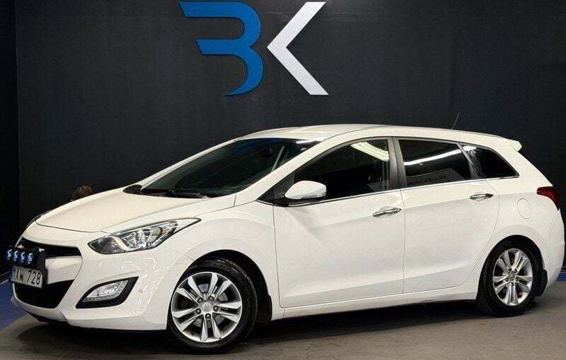 Vit Begagnad 2012 Hyundai i30 Kombi | 79 900 kr (Marknadspris) - Bild 1/4