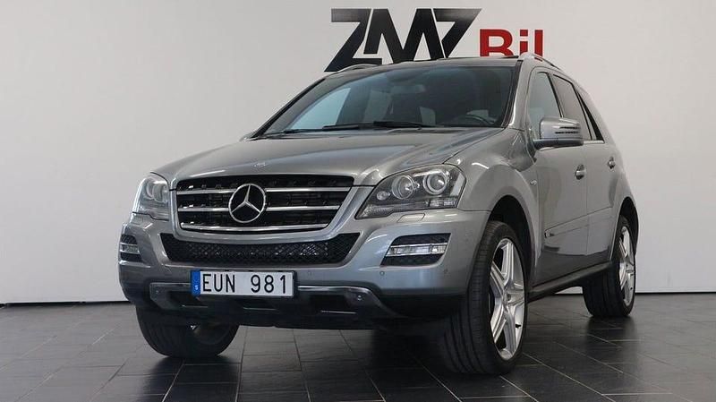 Silver Begagnad 2010 Mercedes ML350 SUV | 149 900 kr (Bra pris) - Bild 1/4