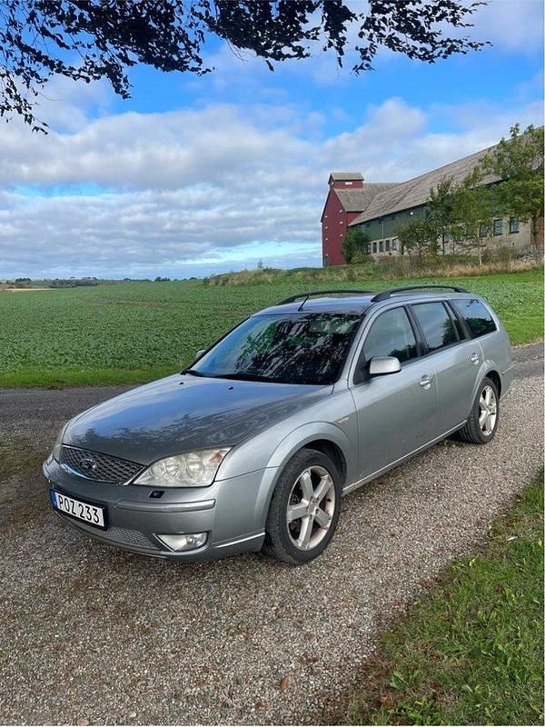 Silver Begagnad 2006 Ford Mondeo Titanium X Kombi | 20 000 kr (Marknadspris) - Bild 1/4