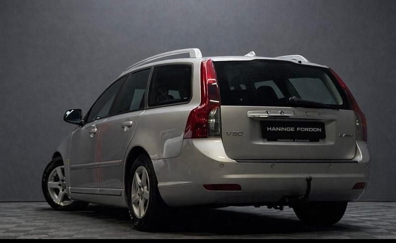 Begagnad Volvo V50 Momentum 116 HK (85 kW) 2012 Grå Kombi