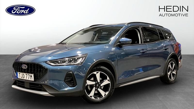 Blå Begagnad 2022 Ford Focus Kombi | 169 900 kr (Marknadspris) - Bild 1/4