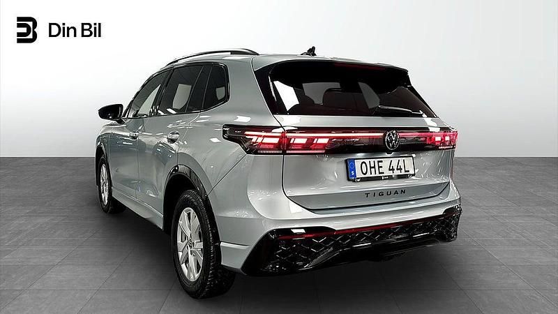 Begagnad VW Tiguan R-line 193 HK (141 kW) 2025 Oyster silver metallic SUV