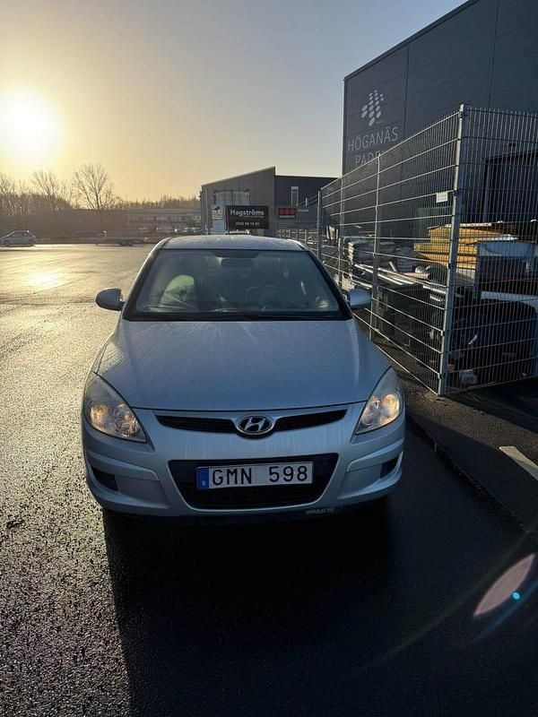 Begagnad 2008 Hyundai i30 Halvkombi | 29 500 kr (Marknadspris) - Bild 1/4