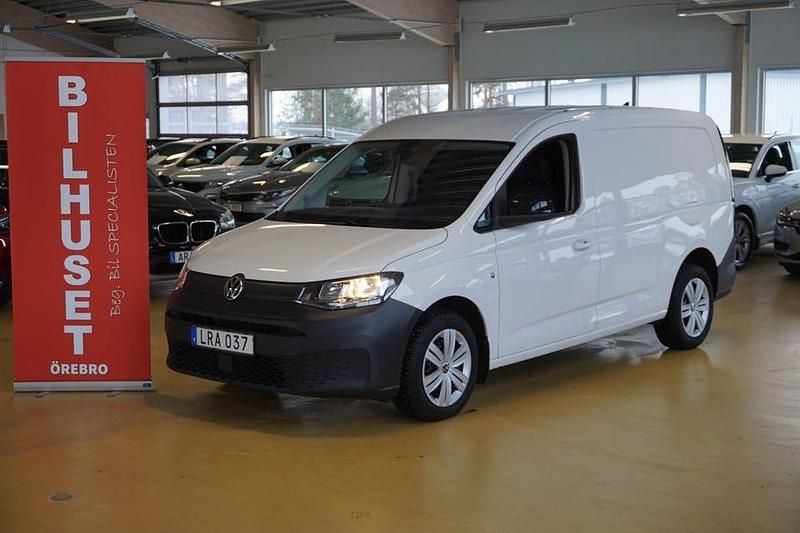 Vit Begagnad 2023 VW Caddy Maxi Minibuss | 279 000 kr (Marknadspris) - Bild 1/4
