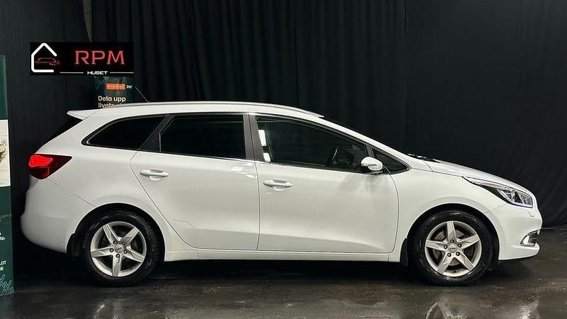Begagnad Kia Ceed Sportswagon Comfort 128 HK (94 kW) 2014 Vit Kombi