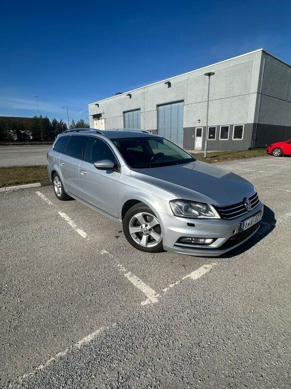 Silver Begagnad 2013 VW Passat GT Kombi | 79 000 kr (Marknadspris) - Bild 1/4