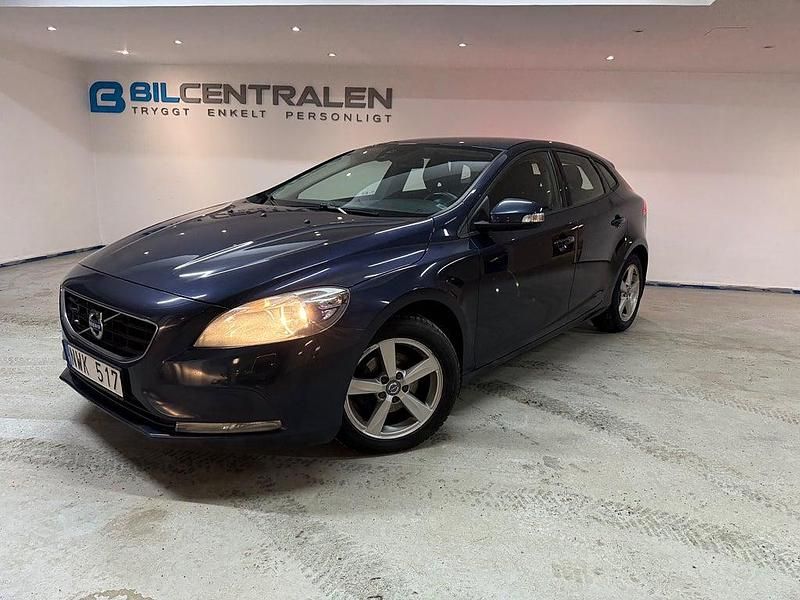 Begagnad Volvo V40 Kinetic 116 HK (85 kW) 2013 Blå Halvkombi