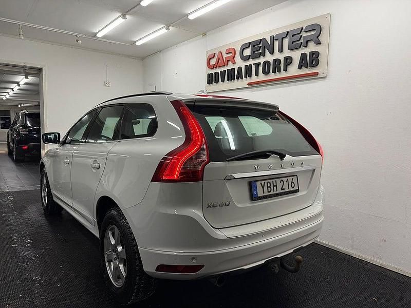 Begagnad Volvo XC60 Momentum 136 HK (100 kW) 2014 Vit SUV