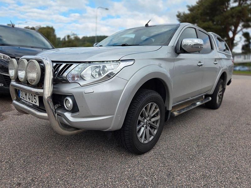 Silver Begagnad 2016 Mitsubishi L200 Pickup | 181 250 kr (Lite dyr) - Bild 1/4
