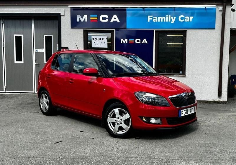 Röd Begagnad 2014 Skoda Fabia Ambiente Halvkombi | 57 900 kr (Bra pris) - Bild 1/4