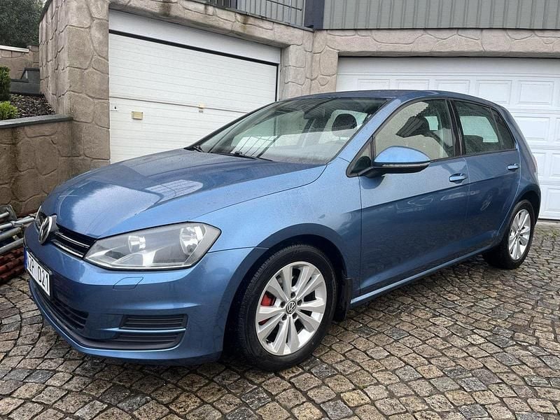 Blå Begagnad 2014 VW Golf VII Halvkombi | 69 500 kr (Bra pris) - Bild 1/4