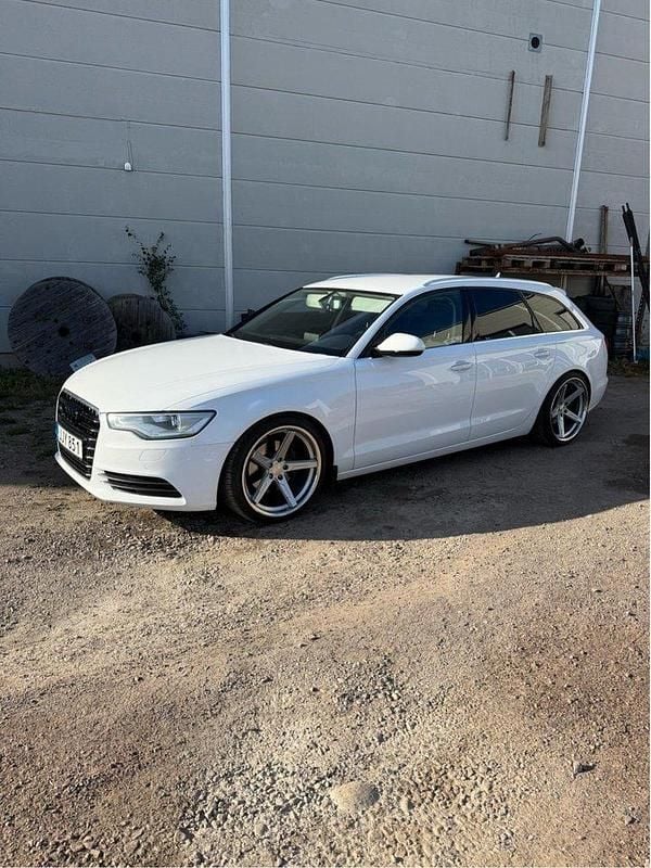 Vit Begagnad 2014 Audi A6 Comfort Kombi | 130 000 kr (Marknadspris) - Bild 1/4